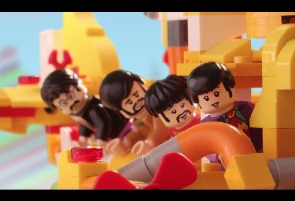 I Beatles di “Yellow Submarine” diventano pupazzetti Lego: il video