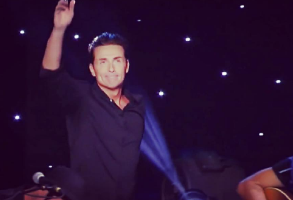 Pintus, proposta di matrimonio in Arena