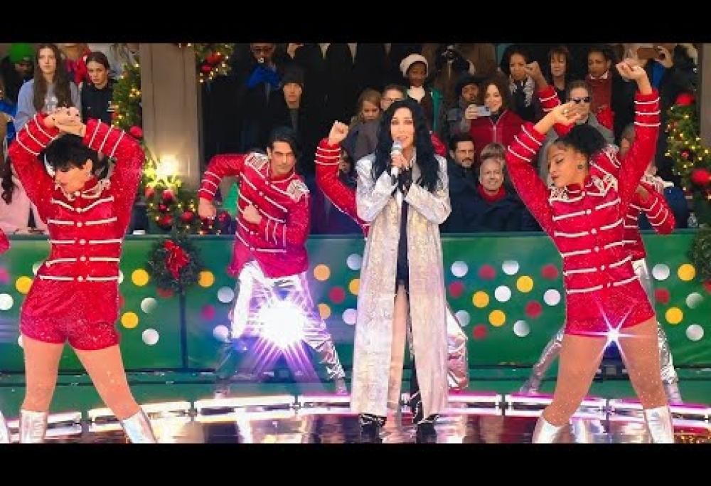 Cher trasforma New York in una discoteca: il video