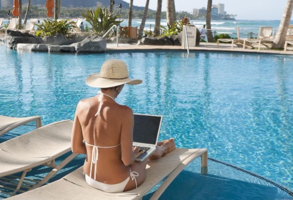 Pagati per andare ai caraibi. L’offerta di lavoro chiede di vivere viaggiando