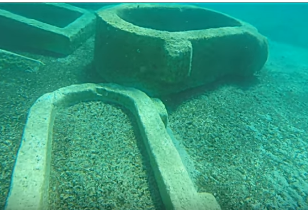 I Sarcofagi dei Re: guarda i tesori in fondo al mare di Puglia