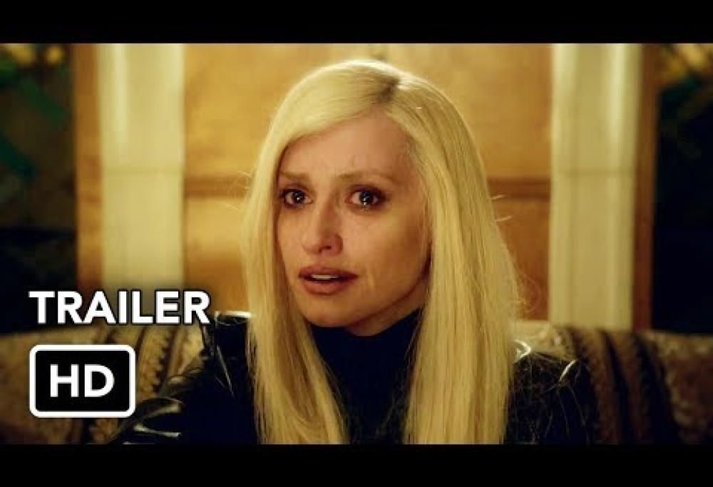 Penelope Cruz nei panni di Donatella Versace: il video