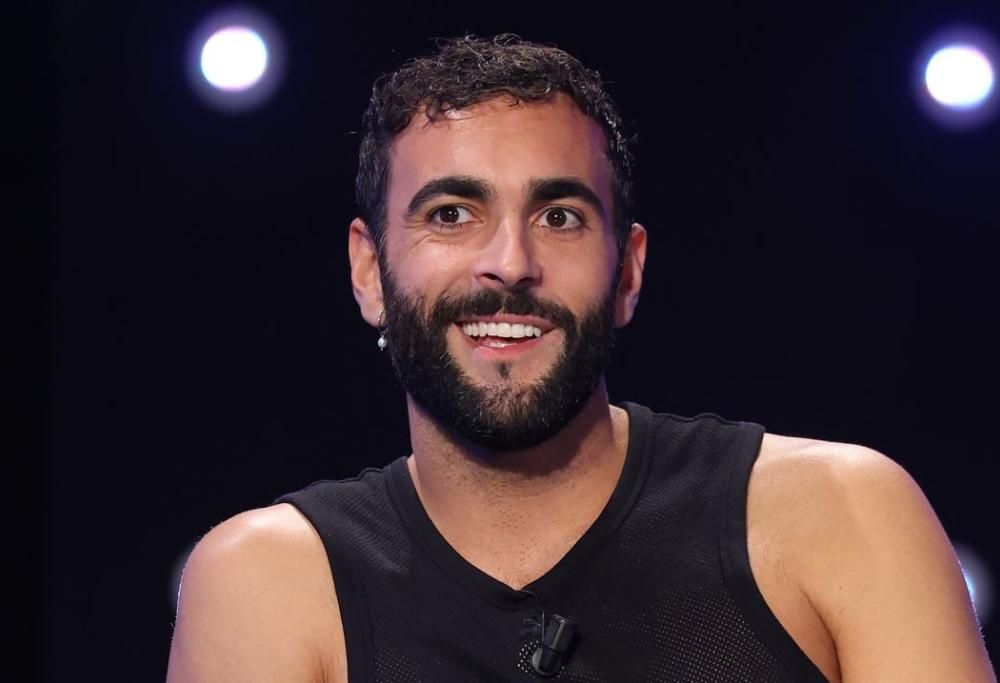 Marco Mengoni pubblica la sua versione di Let It Be: il video