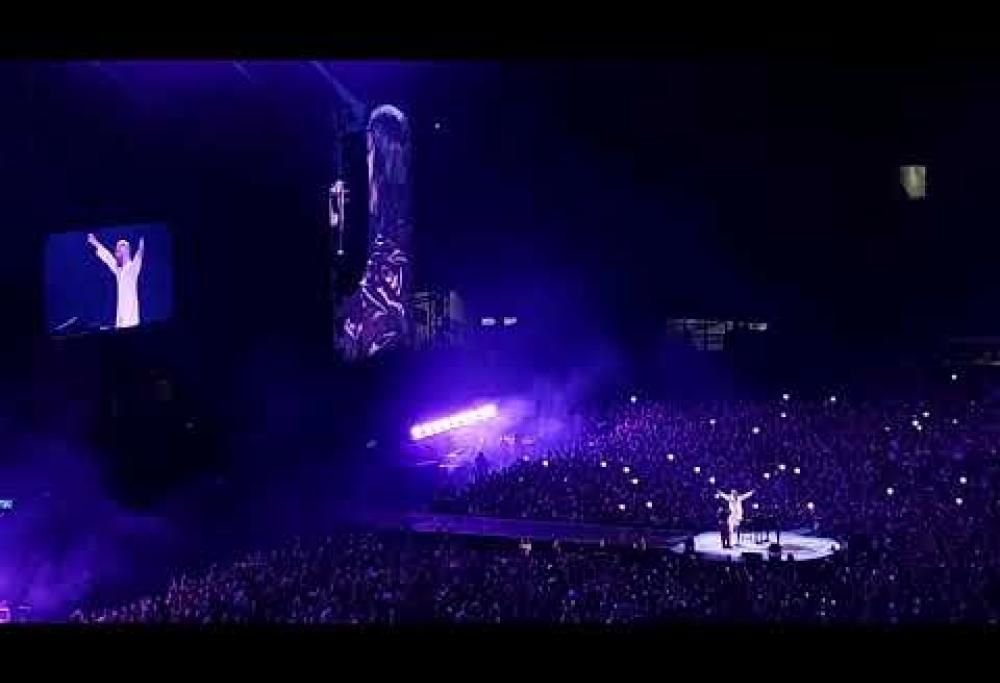 I Negramaro ed Elisa eseguono Ti vorrei sollevare