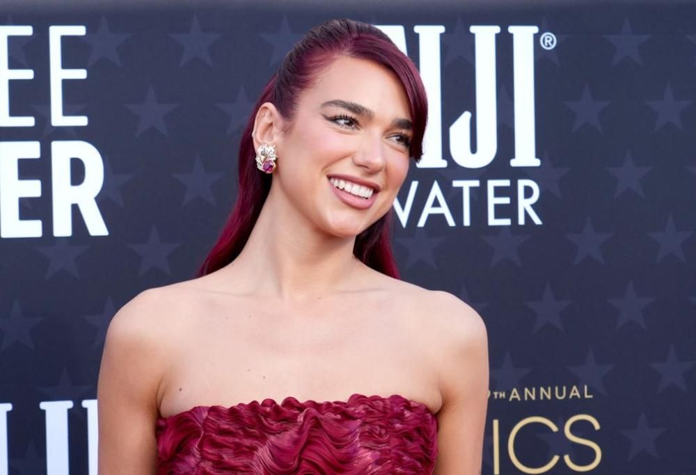 Dua Lipa esegue I Don’t Want To Miss A Thing. Il video