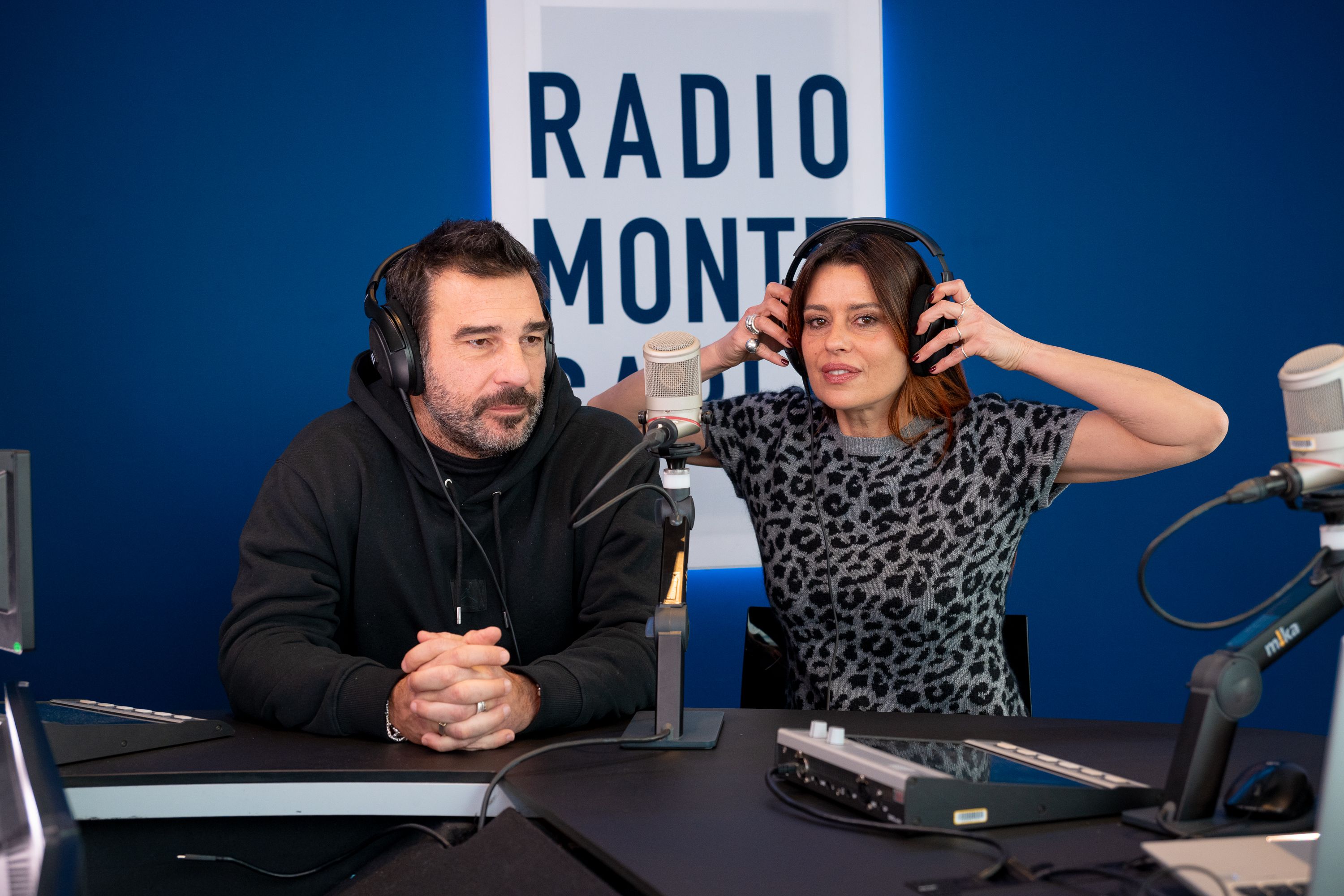 Claudia Pandolfi e Edoardo Leo ospiti di Radio Monte Carlo: le foto più belle