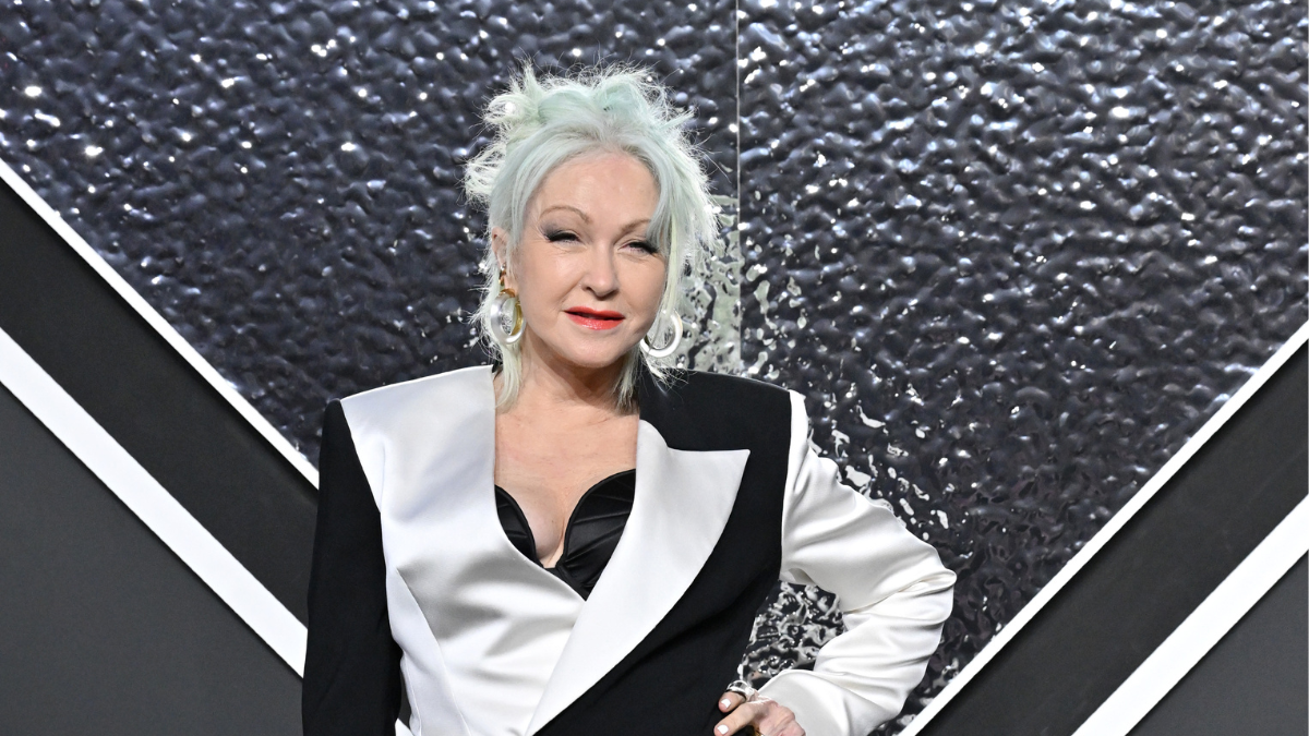 Cyndi Lauper: all’asta la sua cabina armadio