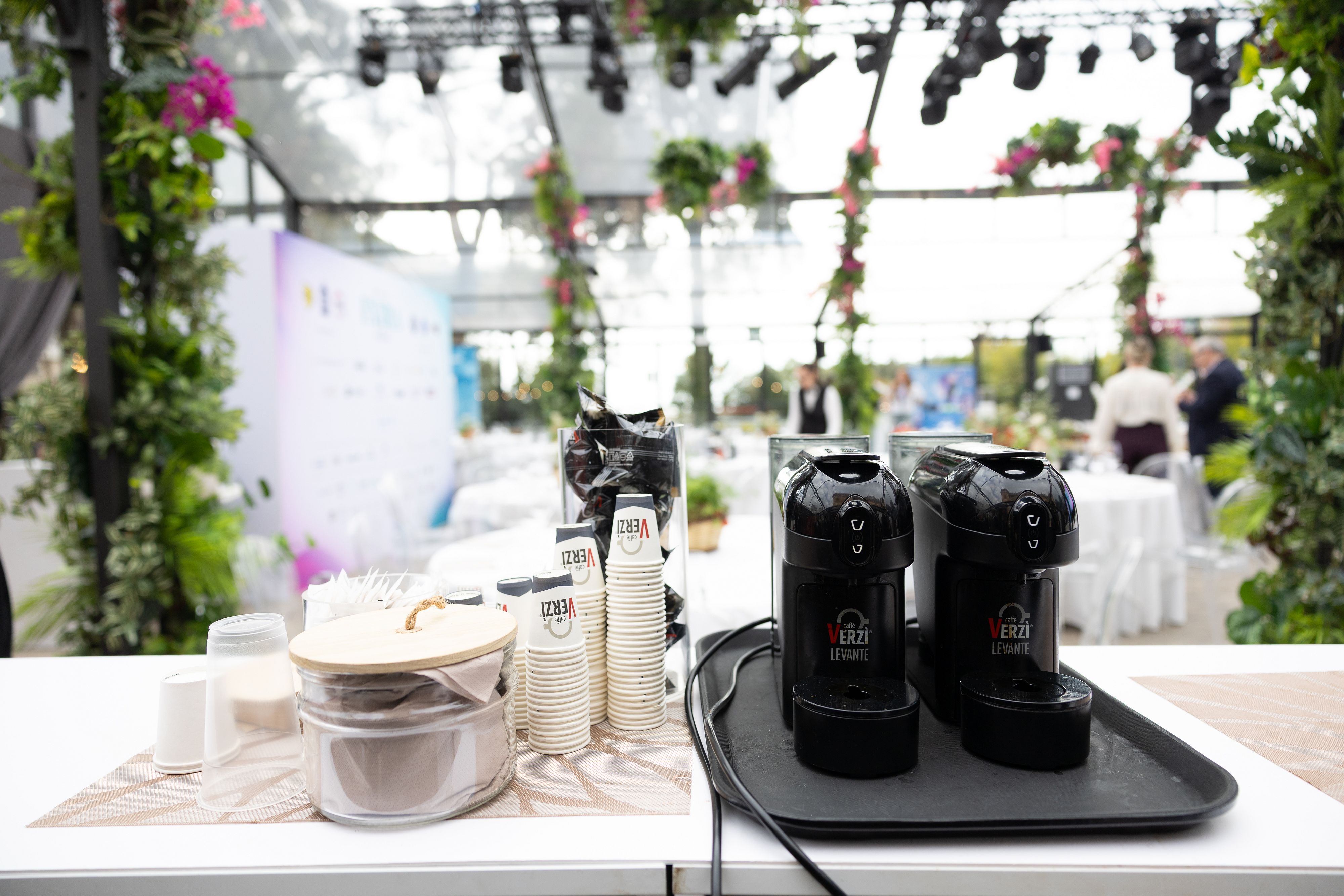 Le foto del backstage di Extra Festival a Villa Nobel tra incontri, musica e atmosfere esclusive