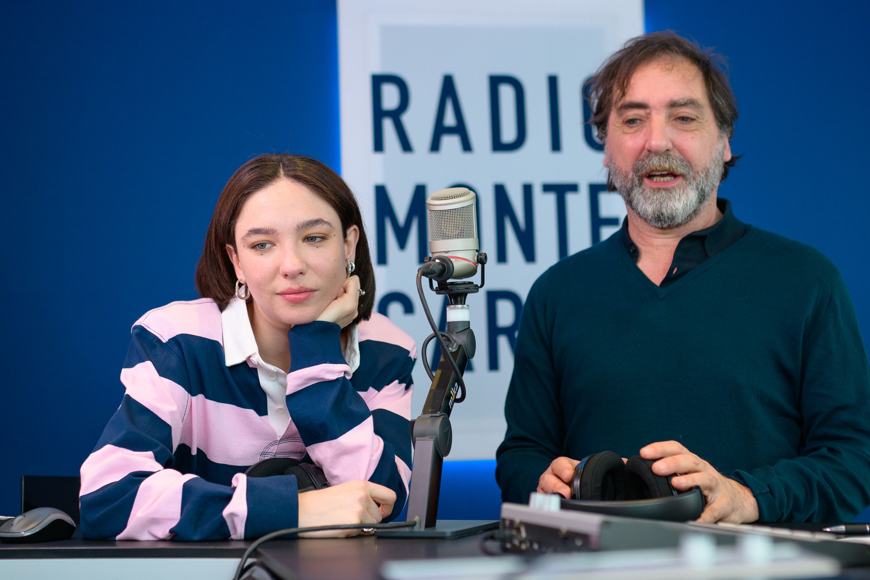Matilda De Angelis e Stefano Mordini ospiti di Radio Monte Carlo: le foto più belle