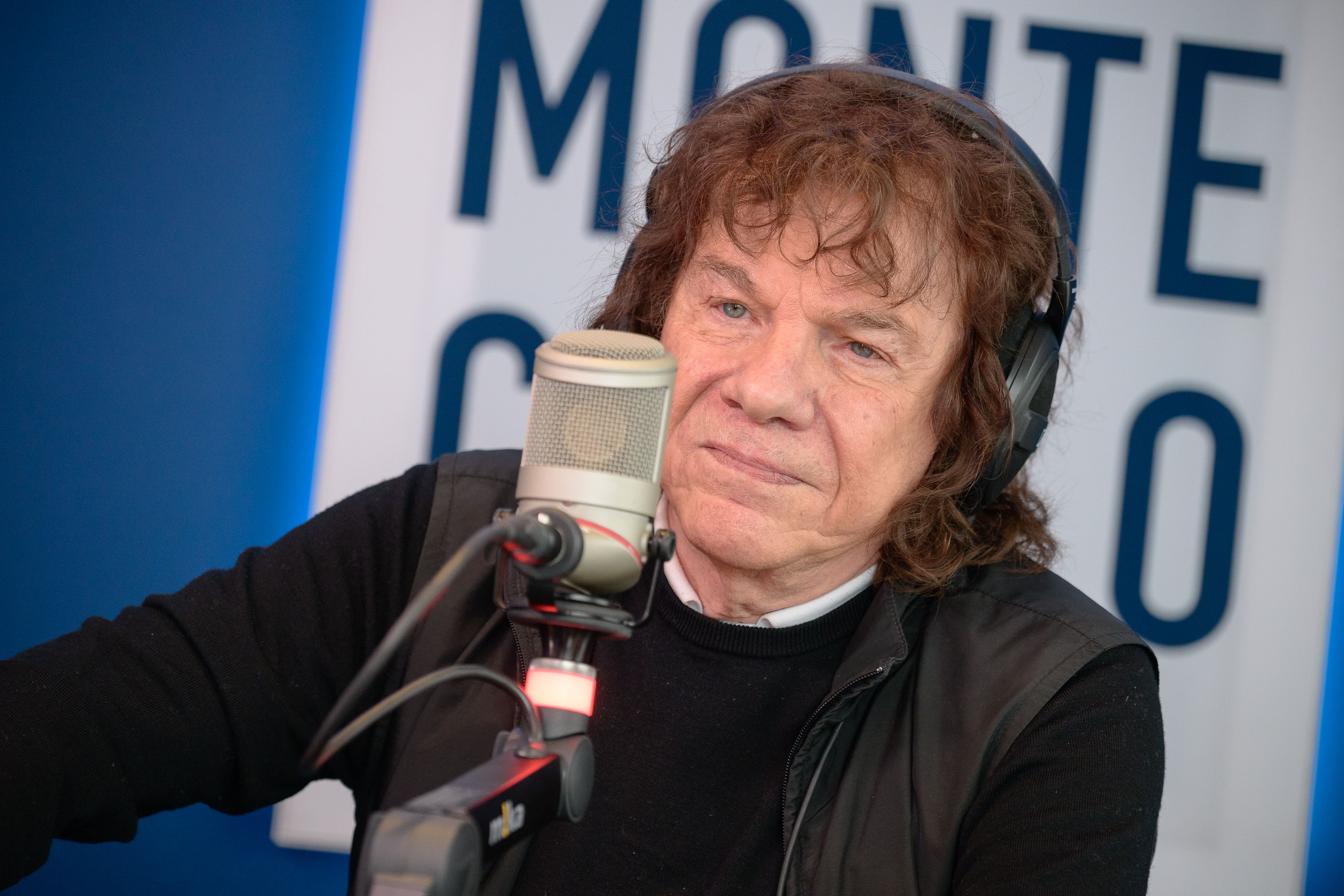 Riccardo Cocciante ospite di Radio Monte Carlo: le foto più belle