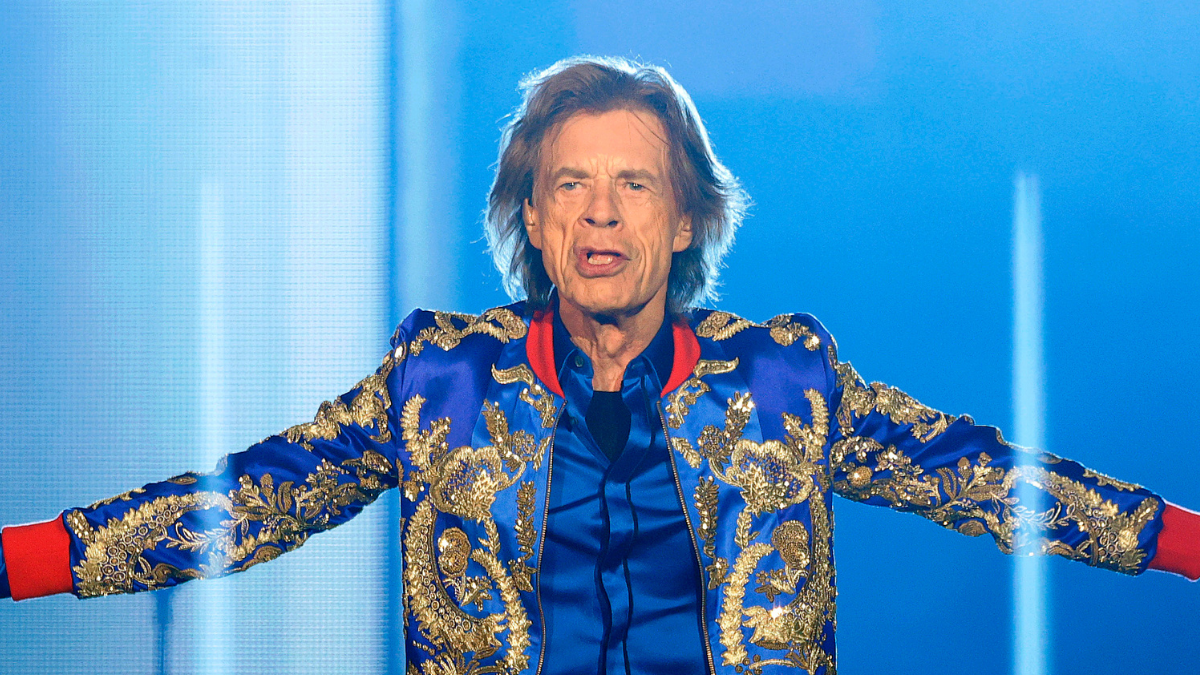 Mick Jagger a Stromboli per il film di Alice Rohrwacher: la festa interrotta dai carabinieri