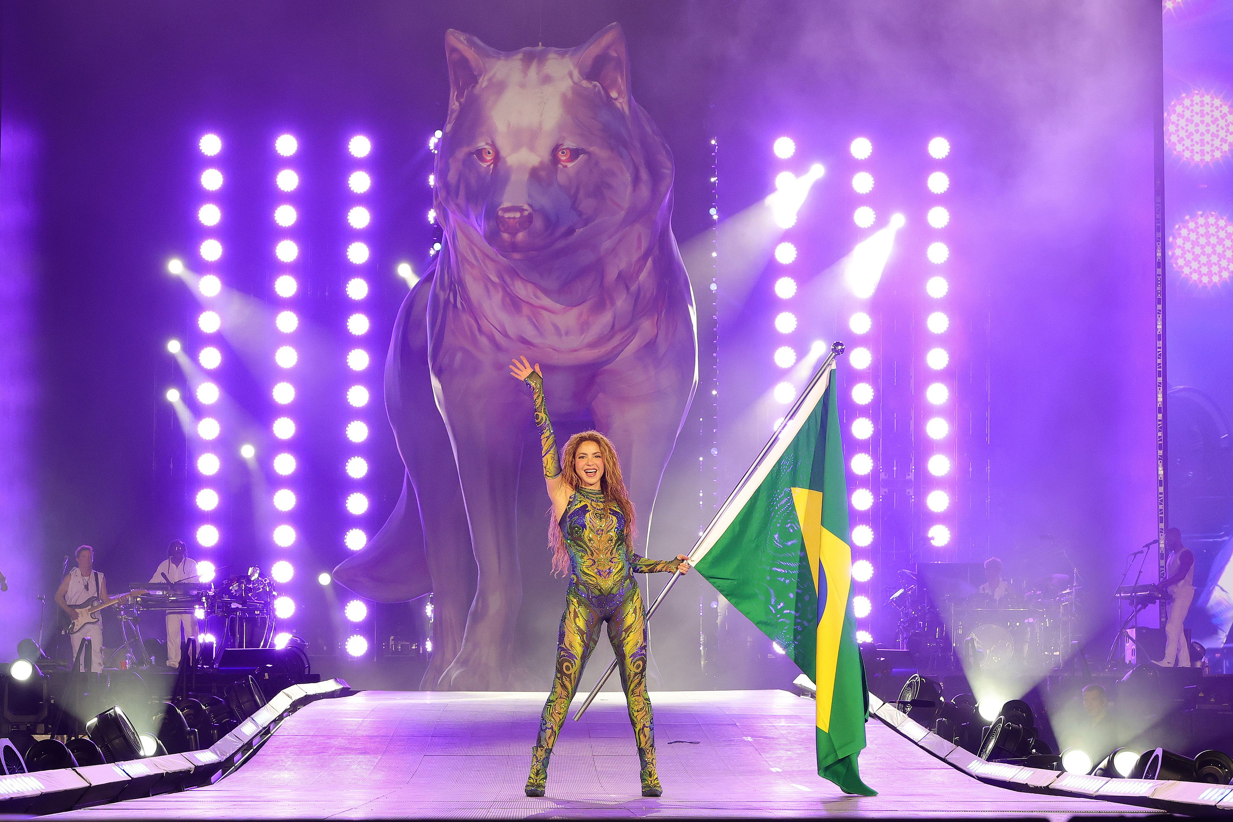 Shakira: lo show sulla spiaggia di Rio de Janeiro fa ballare due milioni di persone
