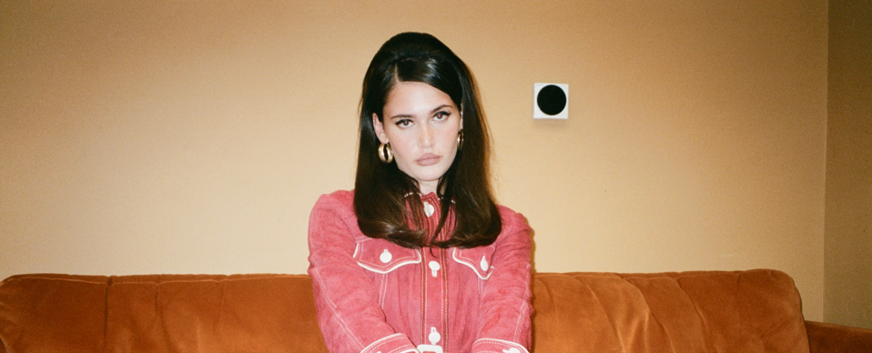 Sienna Spiro esegue Great Expectation al Tonight Show: guarda il video