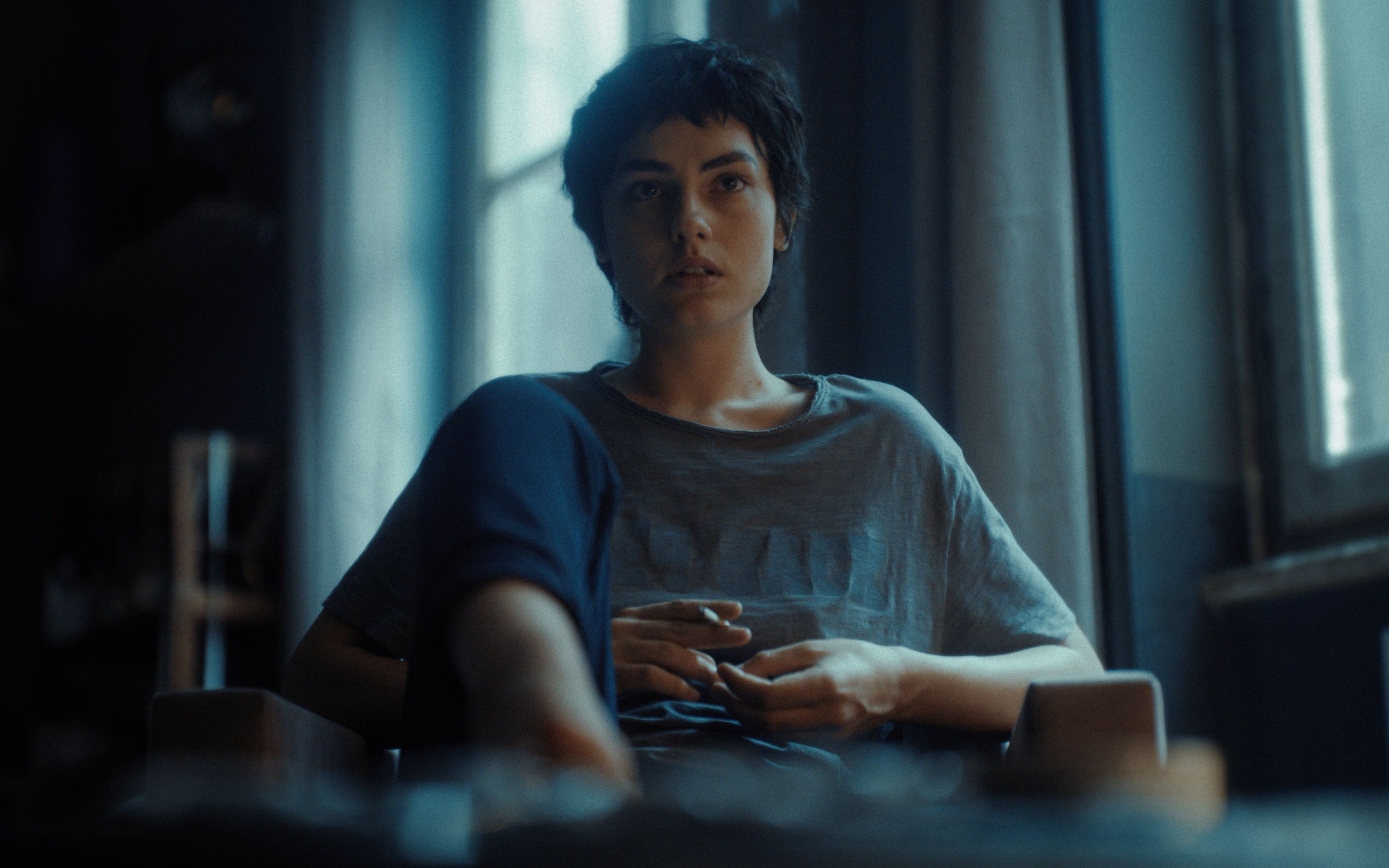 LEstranea_Still_4K_Rec709_00492800 1
