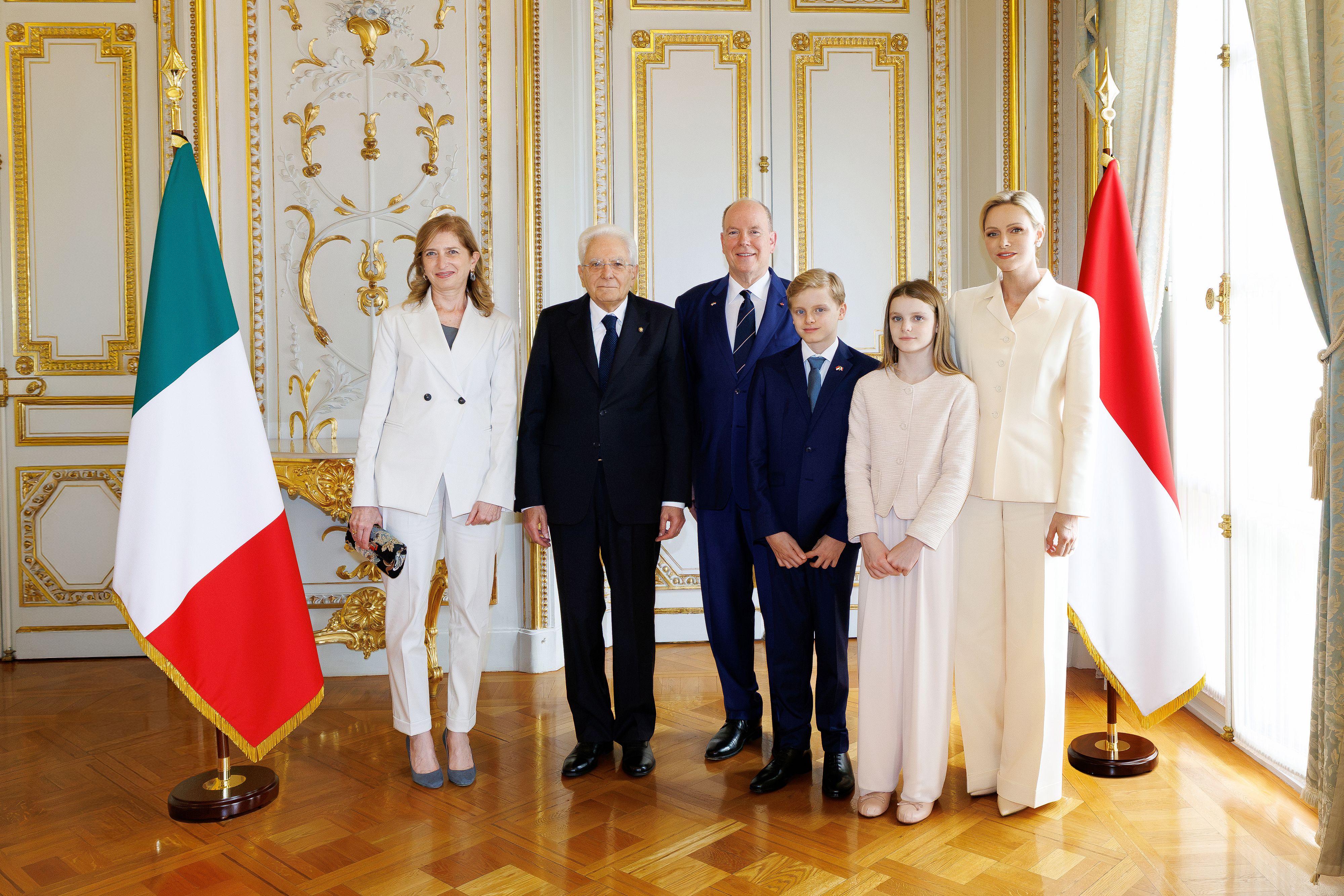 La Principessa Charlène più splendente che mai durante la visita del Presidente Sergio Mattarella: tutte le foto più belle