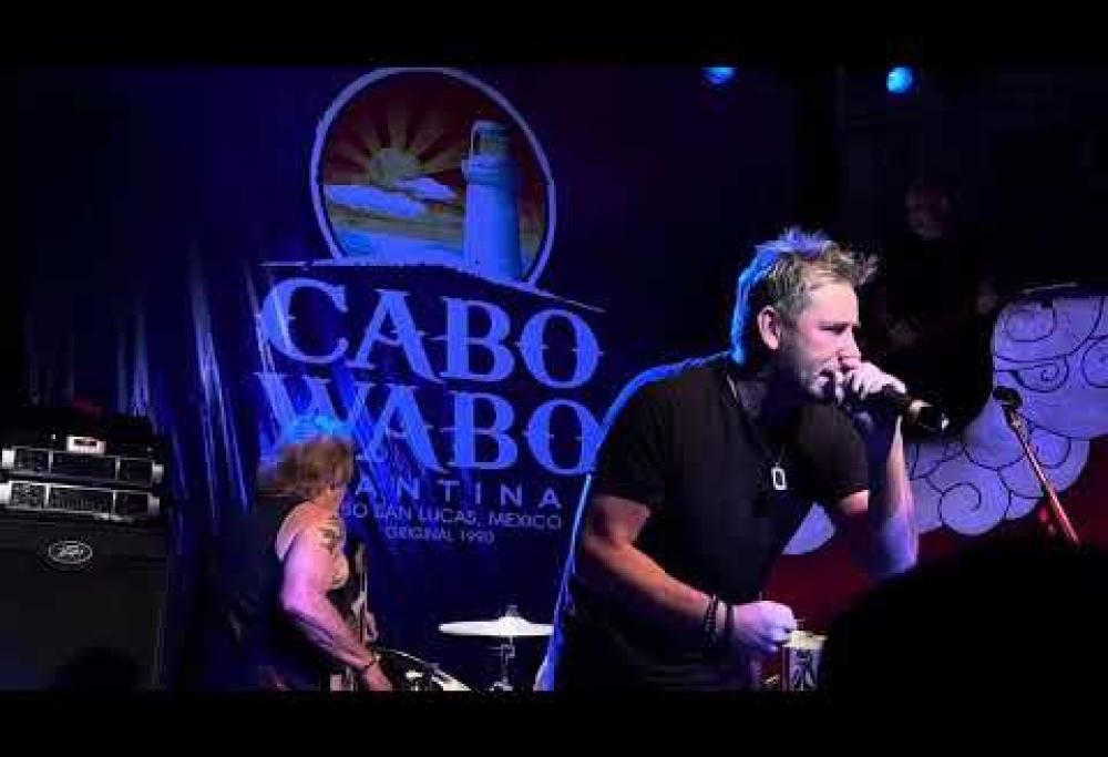 Nickelback, Chad Kroeger ha cantato Enter Sandman dei Metallica durante il compleanno di Sammy Hagar. Guarda il video