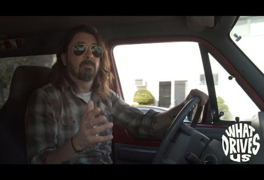 Dave Grohl annuncia "What Drives Us", il nuovo film dedicato ai van e ai furgoni nella storia delle rock band. Tutti i dettagli