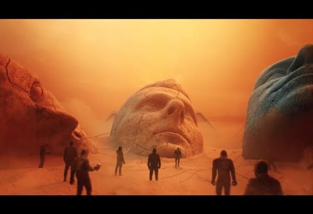 I Muse anticipano l'arrivo di nuova musica con un inedito (ed epico) videoclip. Guardalo qui