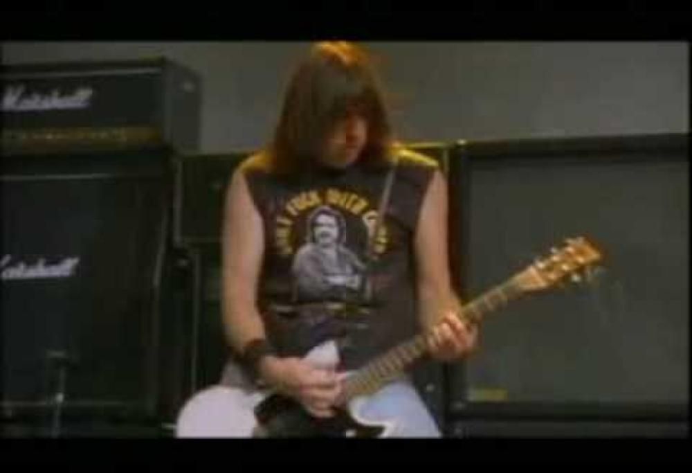 The Ramones - I Wanna Be Sedated (live)