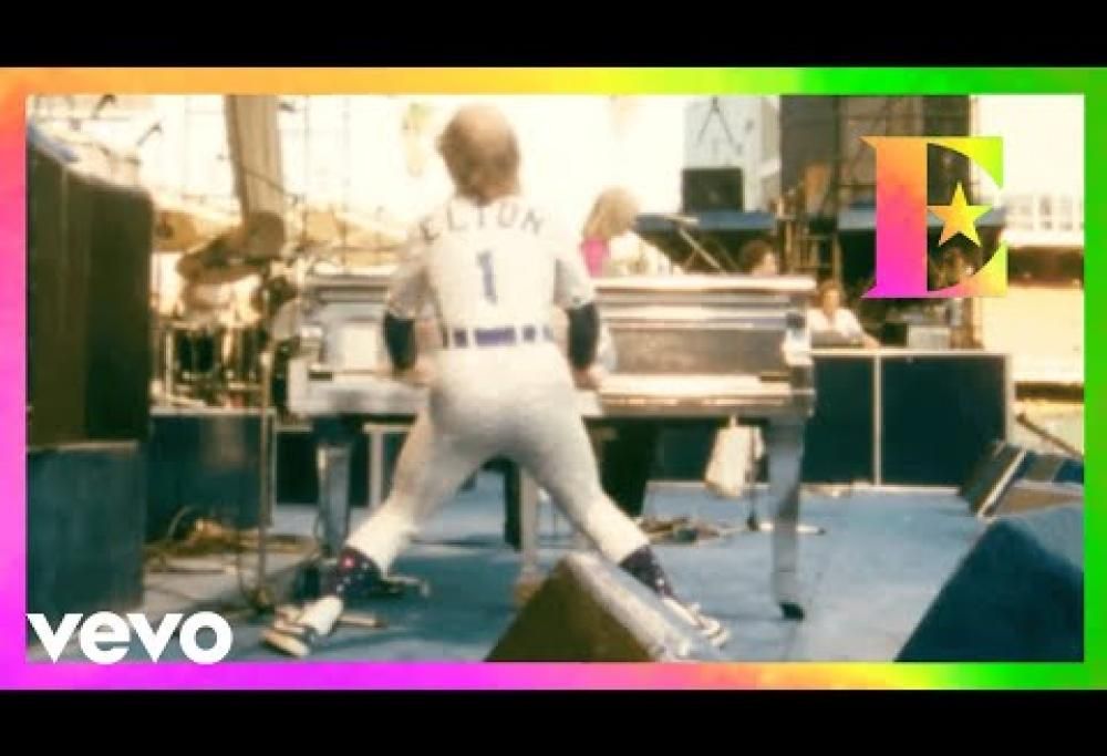 Elton John - The Bitch Is Back