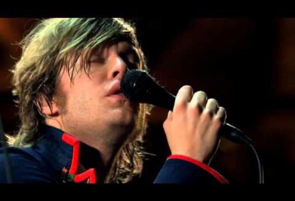 Mando Diao - Dance With Somebody