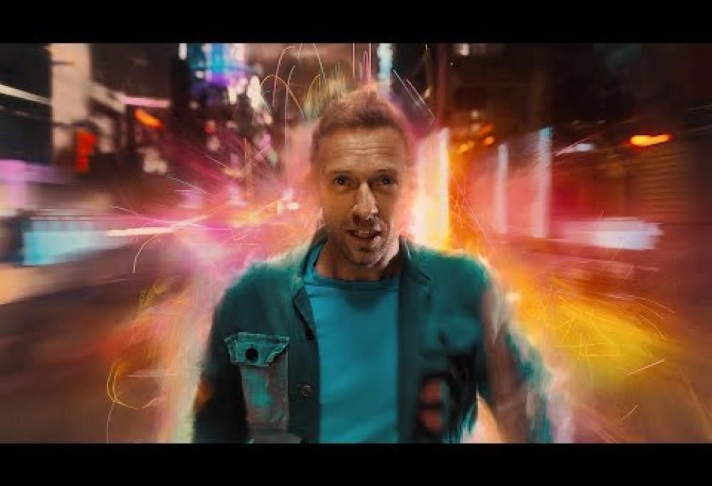 Coldplay, pubblicato il nuovo video di Higher Power diretto dal regista Dave Meyers. Guardalo qui