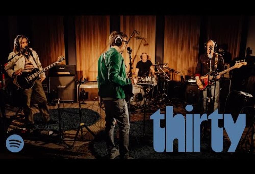 I Weezer hanno suonato un set dedicato ai 30 anni del Blue Album. Guarda il video