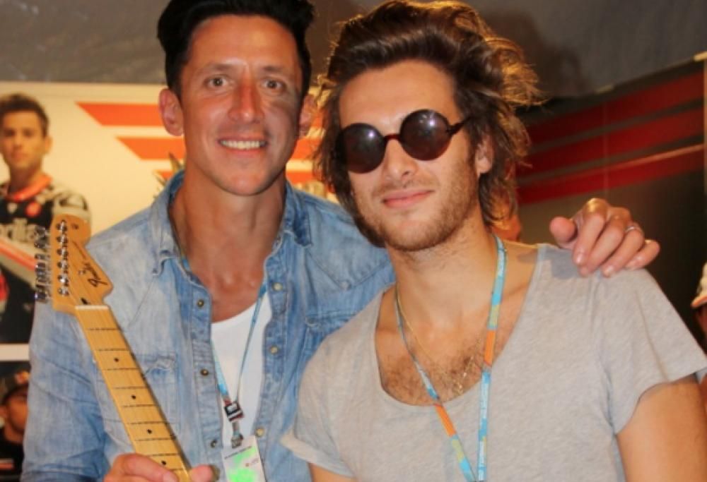 La chitarra creata dai Rainband + Paolo Nutini per la Fondazione Marco Simoncelli