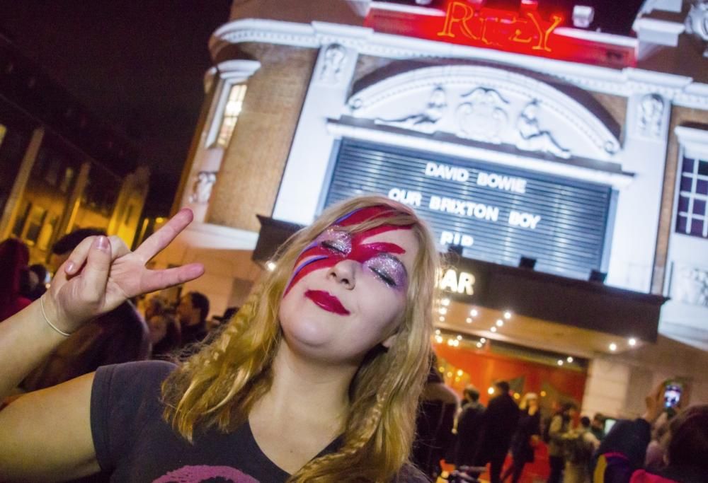 Addio David Bowie: il ricordo dei fan a Londra, New York e Berlino
