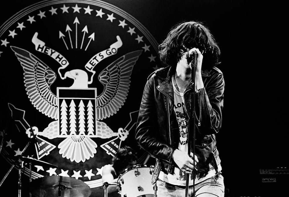 Joey Ramone: le foto più belle della leggenda dei Ramones