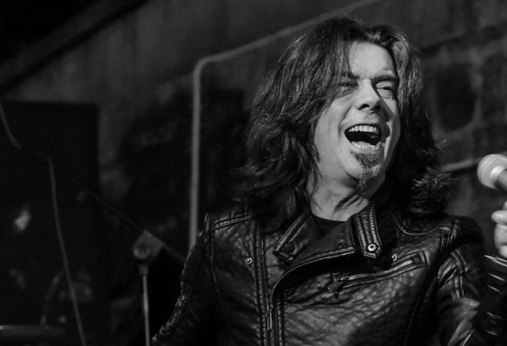 IlNero: guarda il nuovo video L’ultimo Stupido e le foto del live a Napoli