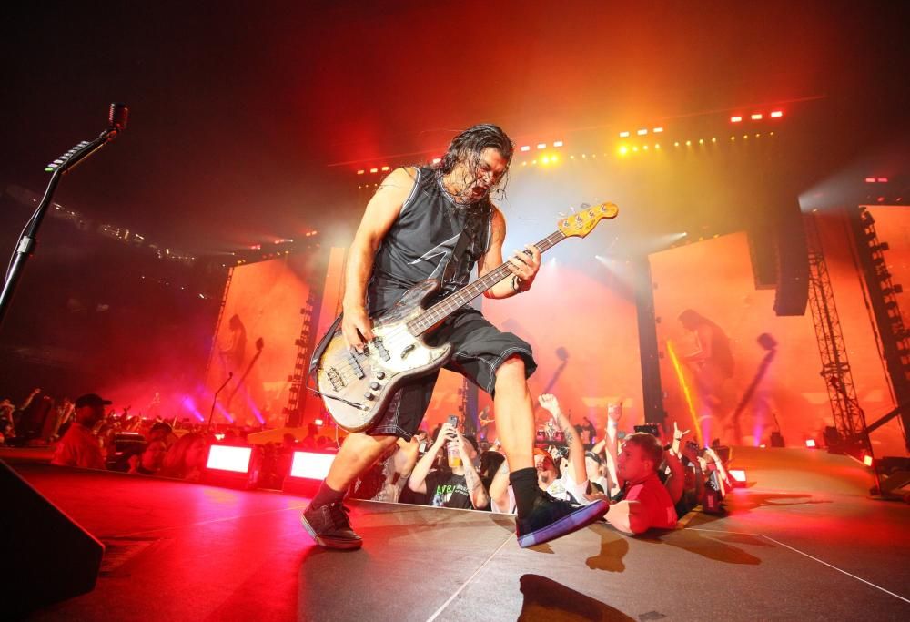 Metallica eseguono per la prima volta live la nuova canzone "Hardwired" a Minneapolis (video)