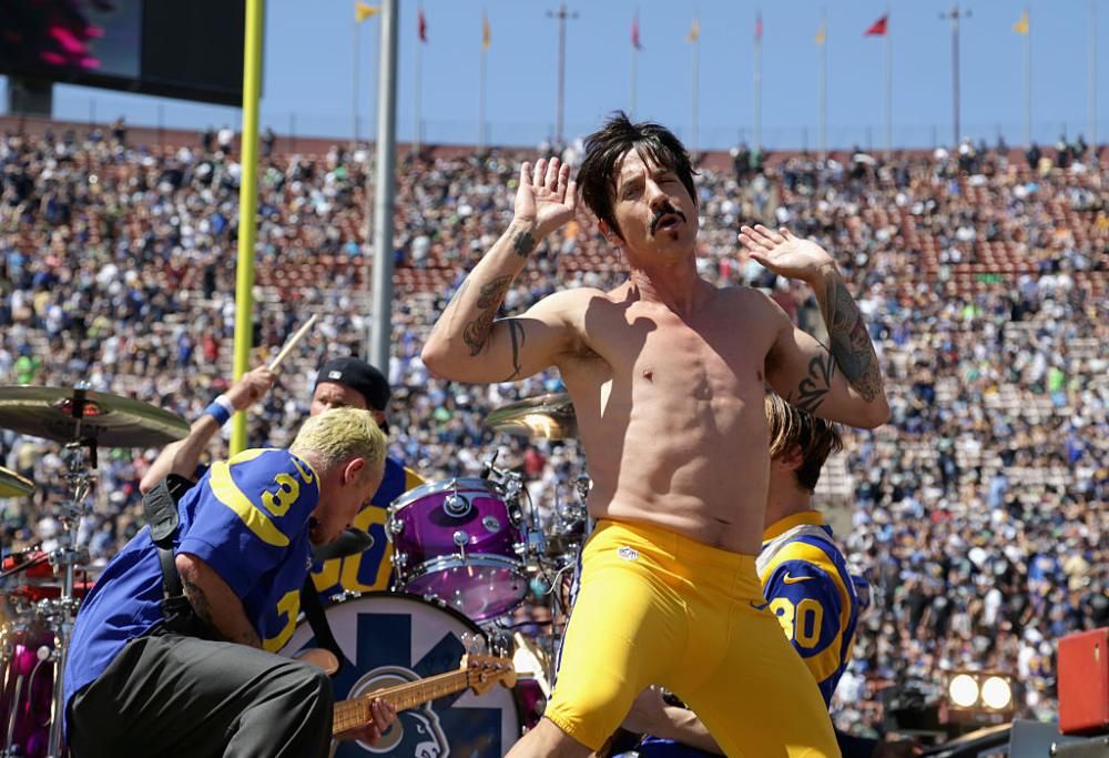 Red Hot Chili Peppers: le foto più belle del live prima della partita Los Angeles Rams – Seattle Seahawks