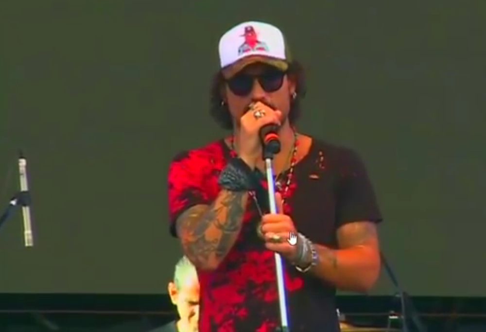 Osvaldo: il live al festival in Argentina è un flop. Guarda il video