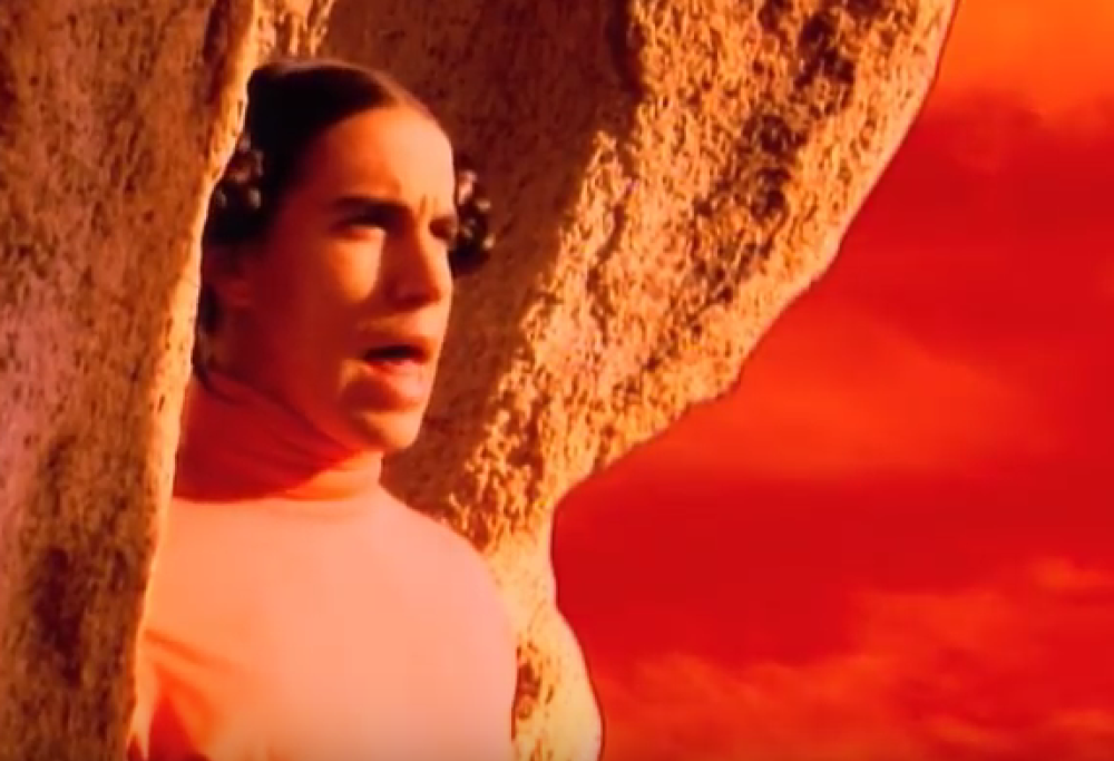 Red Hot Chili Peppers - Breaking The Girl