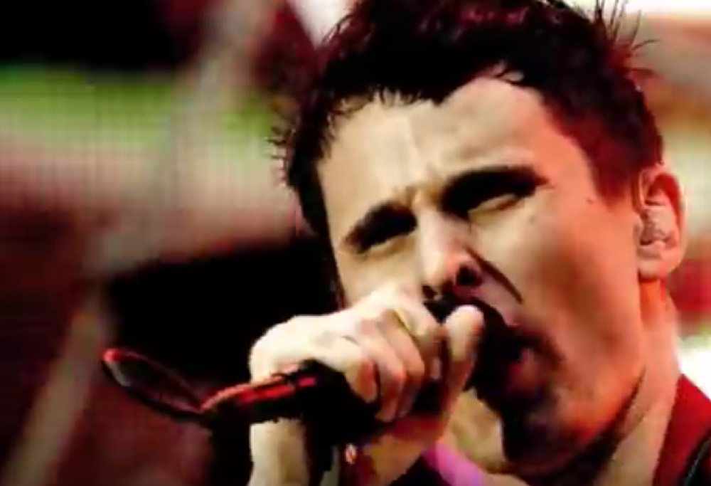 Muse - Supermassive Black Hole (live)