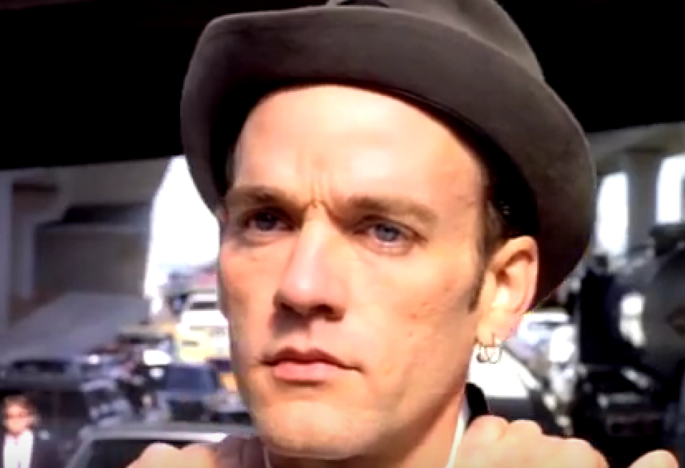 R.E.M. - Everybody Hurts