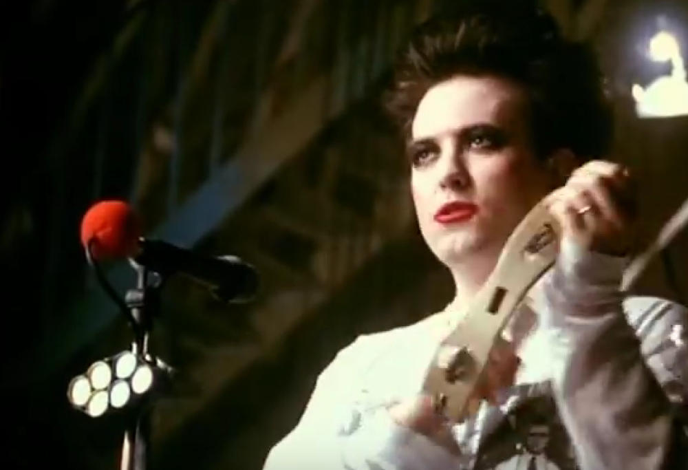 The Cure - Friday I'm In Love