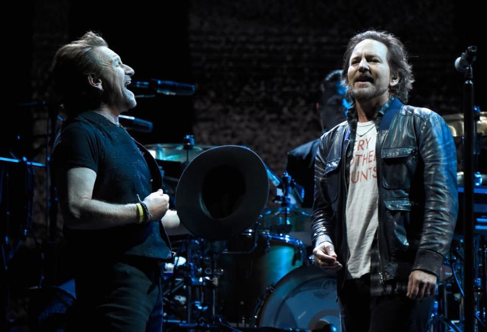 U2: le foto del concerto a Seattle con ospite Eddie Vedder