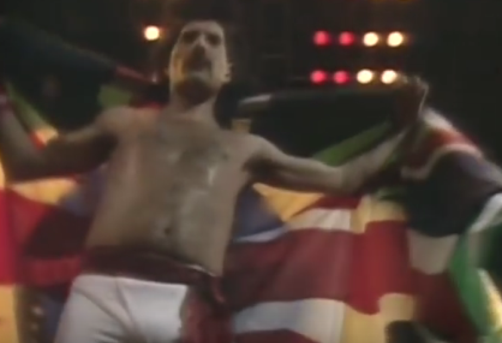 Queen - We Will Rock You (live)