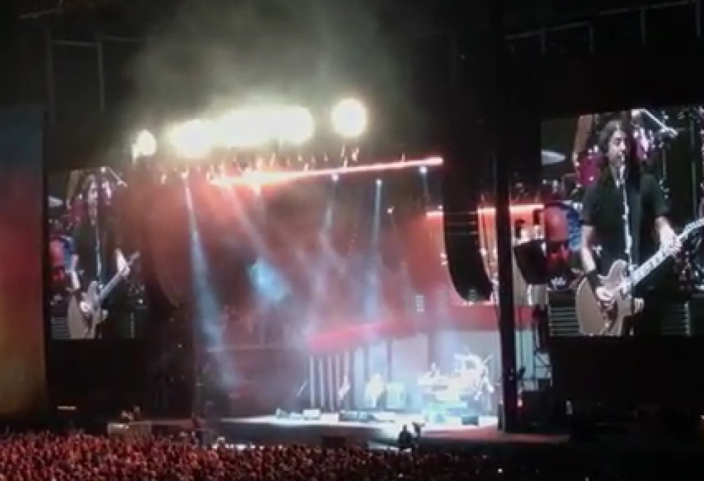 Foo Fighters: in un festival hanno continuato a suonare senza amplificazione! Guarda il video