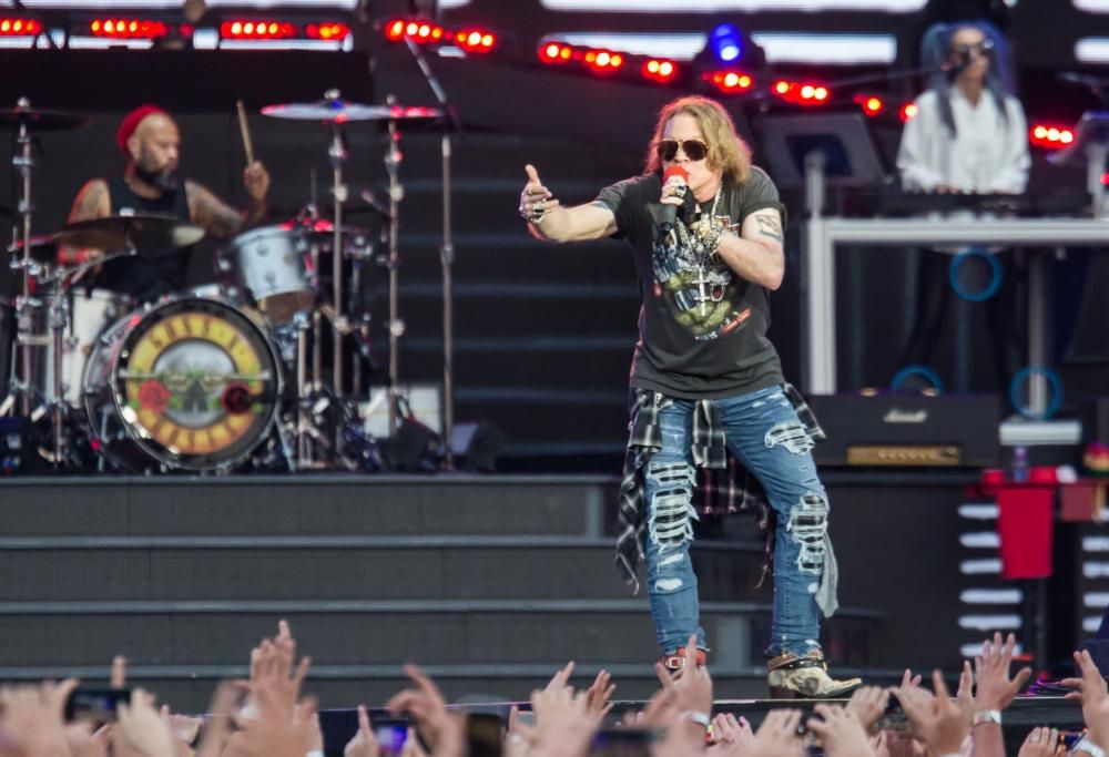 Guns N’Roses: Axl Rose ha dedicato Whole Lotta Rosie alla sua cagnolina scomparsa