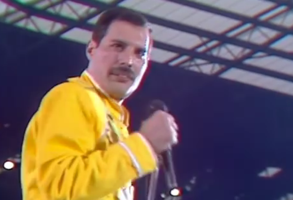 Queen - A Kind Of Magic (live)