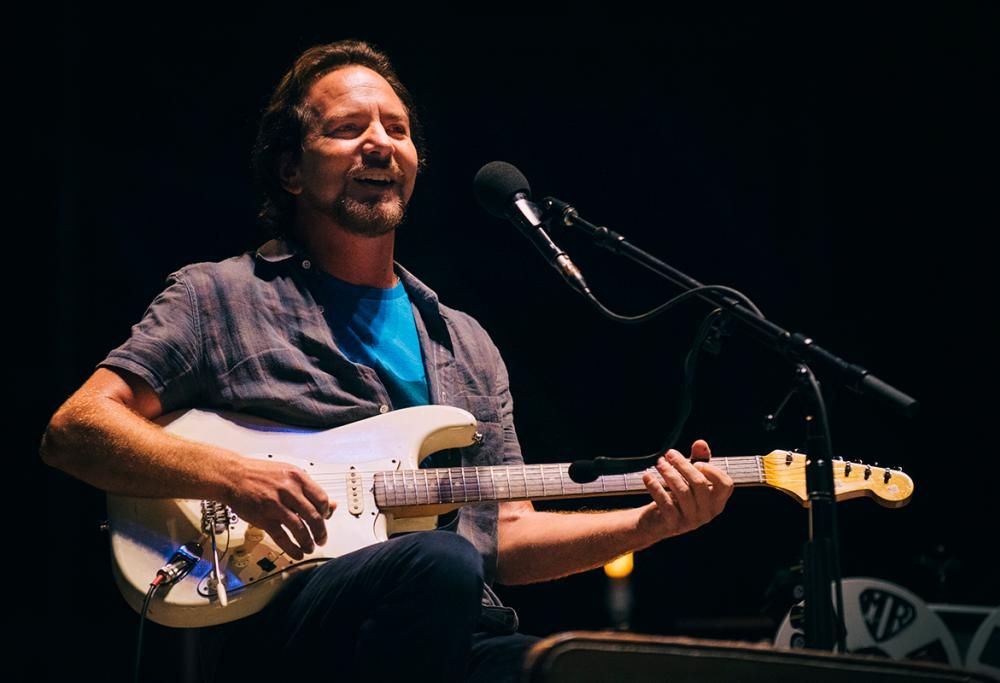 Eddie Vedder: guarda le foto più belle del concerto a Firenze