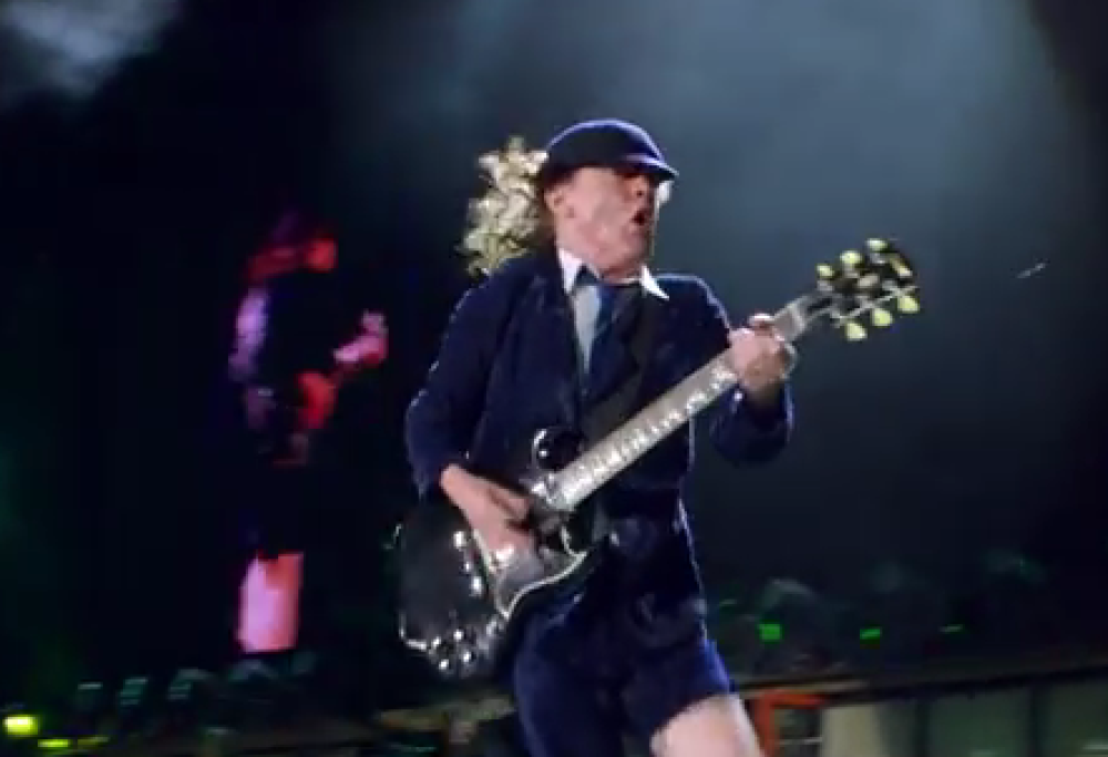 AC/DC - Dirty Deeds Done Dirt Cheap (live)