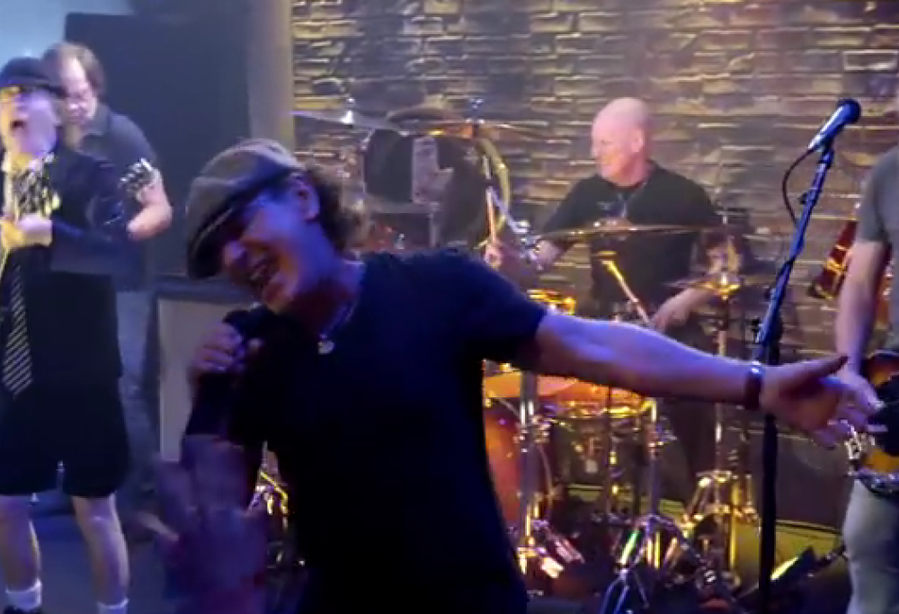 AC/DC - Rock the Blues Away
