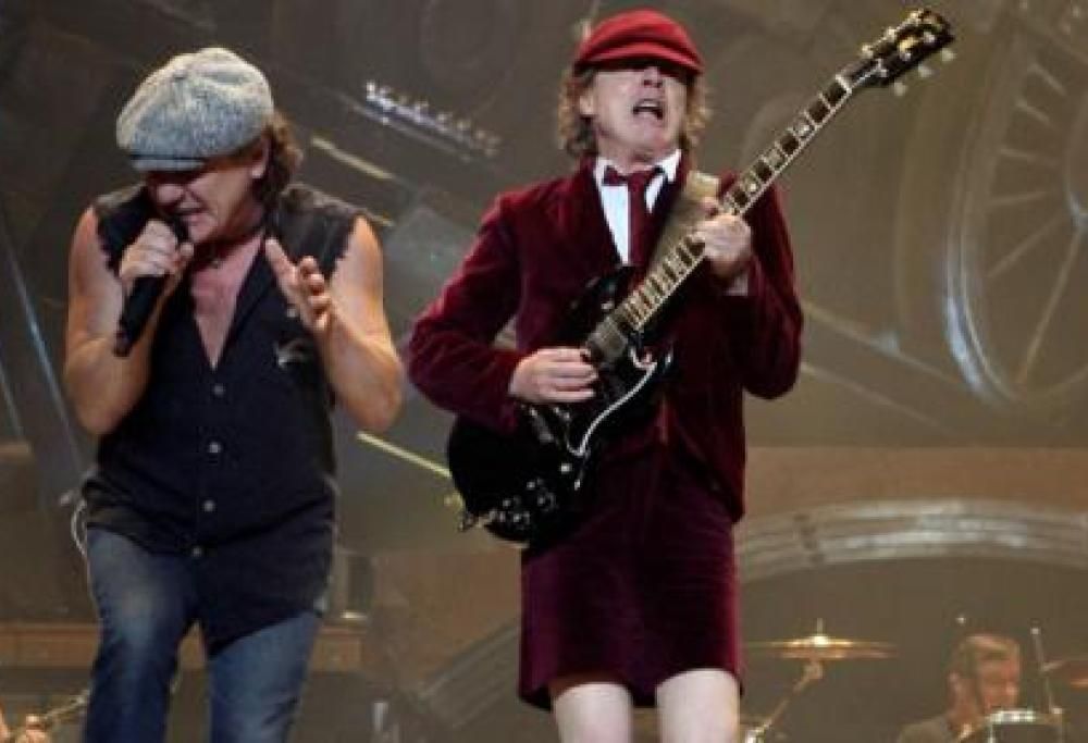 AC/DC – L’intervista esclusiva a Brian Johnson e Angus Young : “Unici come noi ci sono solo i Rolling Stones”