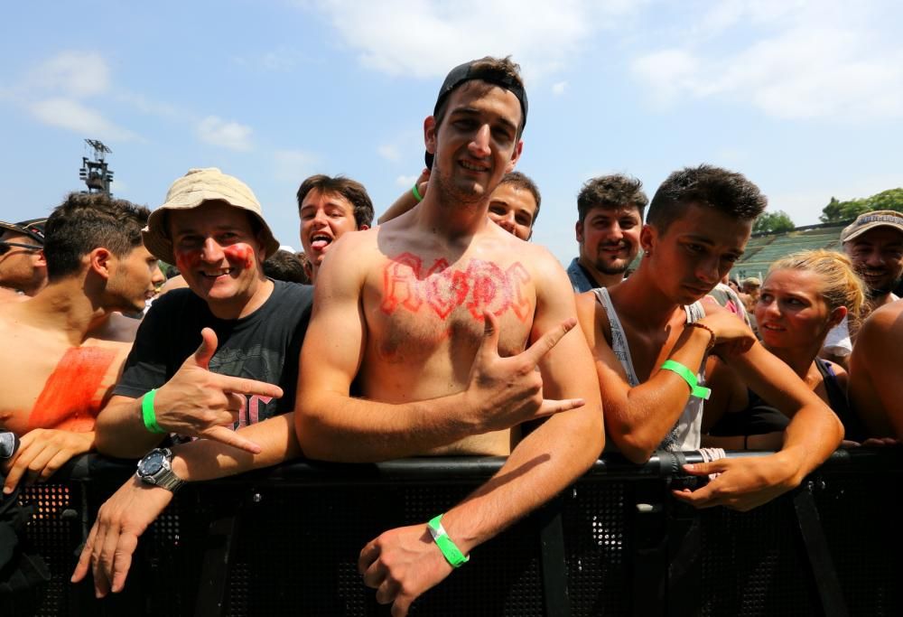 AC/DC Day: le prime foto dall’autodromo con i fan sotto il palco