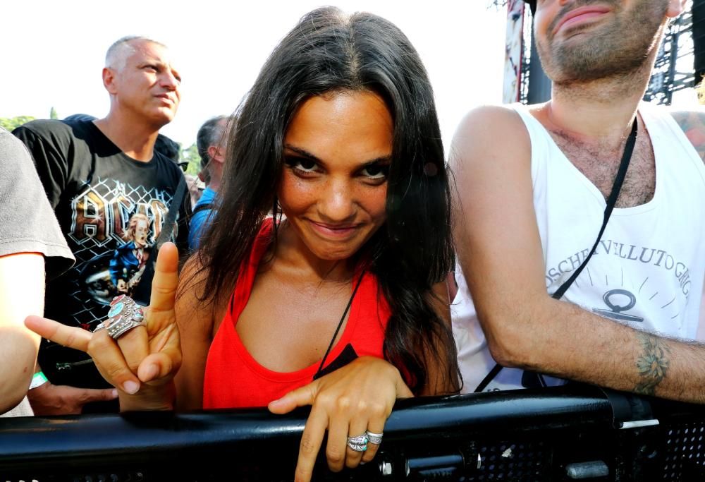 Facce da AC/DC: le foto del pubblico dell’evento rock dell’estate! Spettacolo!