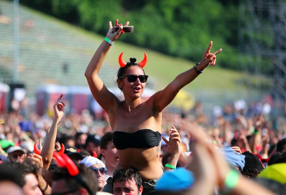 Facce AC/DC: le nuove foto dei fantastici 90.000 di Imola!